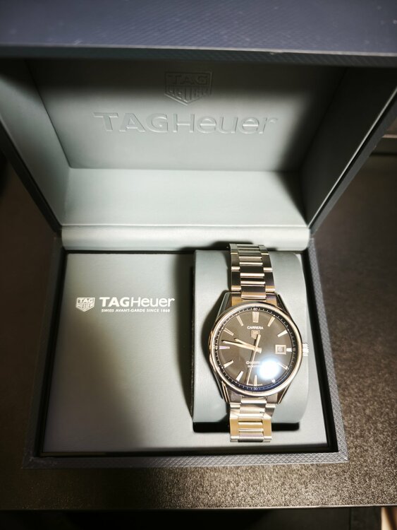 タグホイヤー カレラ WAR211A-（高級時計）の商品画像 - 査定依頼日：2026年1月30日 - 最高査定価格：170,000円