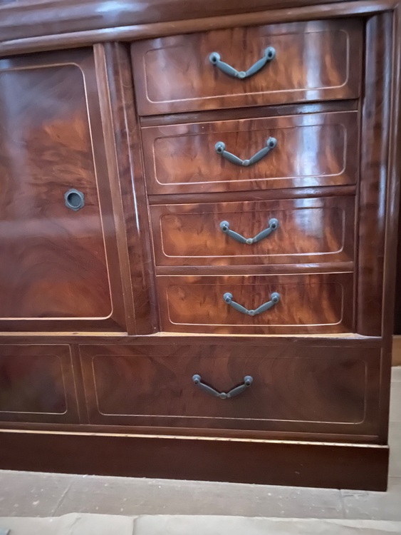 江戸指物の渡邊松太郎氏作の茶箪笥です。高さ158cm幅90cm奥行34cmです。（家具・寝具）の商品画像 - 査定依頼日：2025年10月20日 - 最高査定価格：5,000円