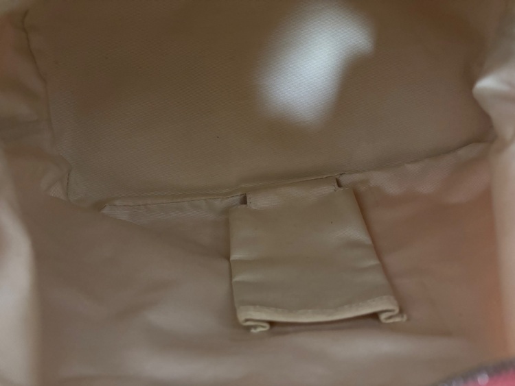 ハンドバッグ（ブランドバッグ）の商品画像 - 査定依頼日：2025年6月15日 - 最高査定価格：6,000円