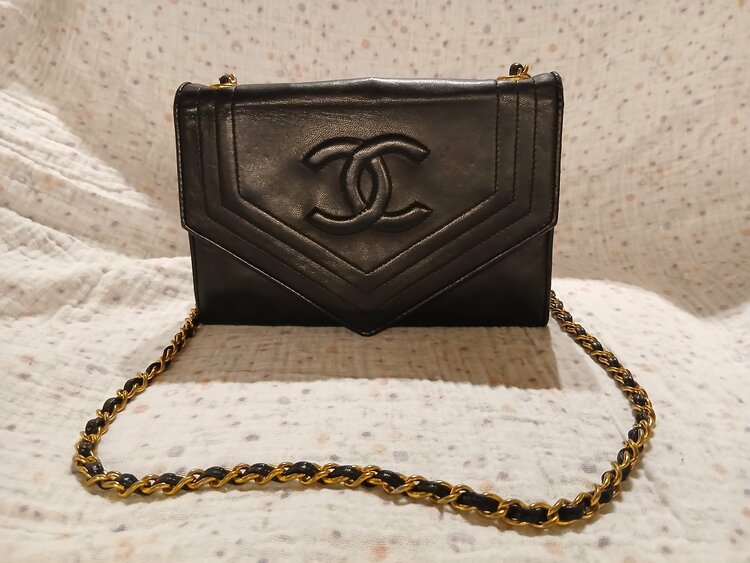 チェーンショルダー（ブランドバッグ）の商品画像 - 査定依頼日：2026年2月21日 - 最高査定価格：110,000円