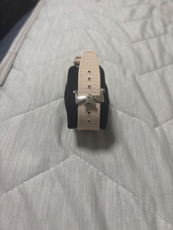 ヴァシュロン コンスタンタン オーヴァーシーズ 4605V/200A-B971 35 MM（高級時計）の商品画像 - 査定依頼日：2025年9月4日 - 最高査定価格：3,750,000円