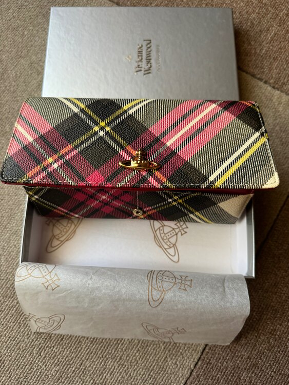 長財布（ブランド財布・小物）の商品画像 - 査定依頼日：2025年4月9日 - 最高査定価格：5,000円