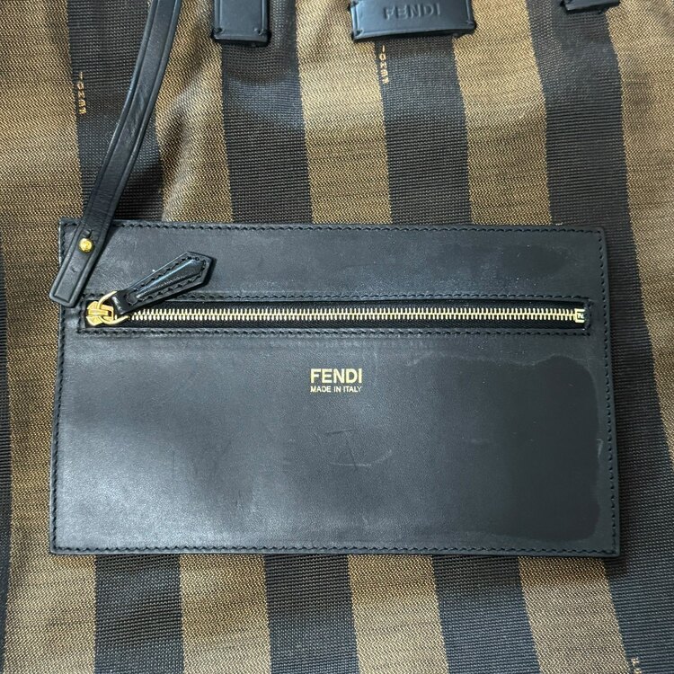 フェンディ  （ブランドバッグ）の商品画像 - 査定依頼日：2025年2月10日 - 最高査定価格：40,000円