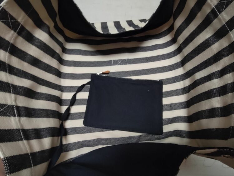 キャンバスビーチバッグ（ブランドバッグ）の商品画像 - 査定依頼日：2025年9月16日 - 最高査定価格：45,000円