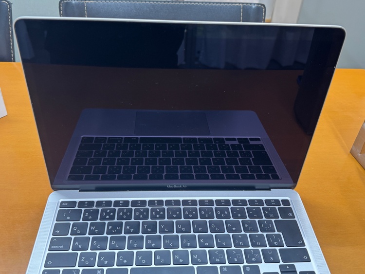 MacBook Air 13-inch　A2337（PC・タブレット）の商品画像 - 査定依頼日：2026年5月22日 - 最高査定価格：35,000円
