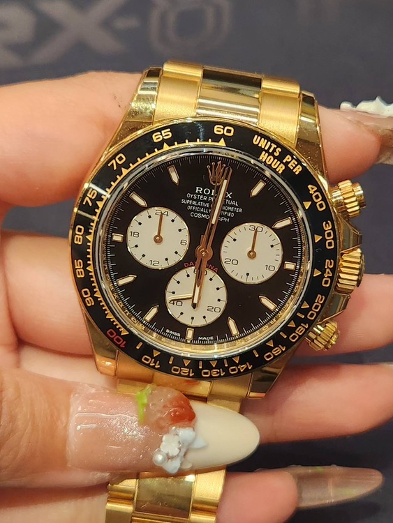 ロレックス デイトナ 126528LNるま（高級時計）の商品画像 - 査定依頼日：2025年12月10日 - 最高査定価格：32,000,000円