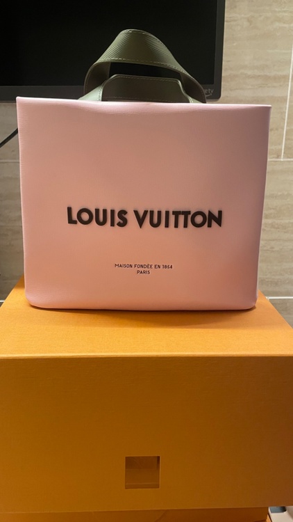 ショッパー･トート MINI（ブランドバッグ）の商品画像 - 査定依頼日：2025年12月9日 - 最高査定価格：460,000円