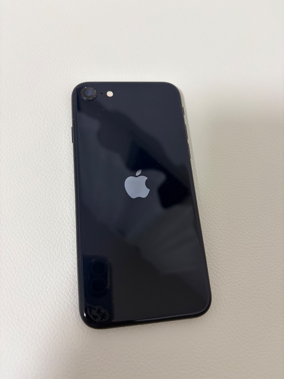 iPhone SE (第 3 世代) 128GB SIMフリー（スマホ）の商品画像 - 査定依頼日：2025年12月24日 - 最高査定価格：25,000円