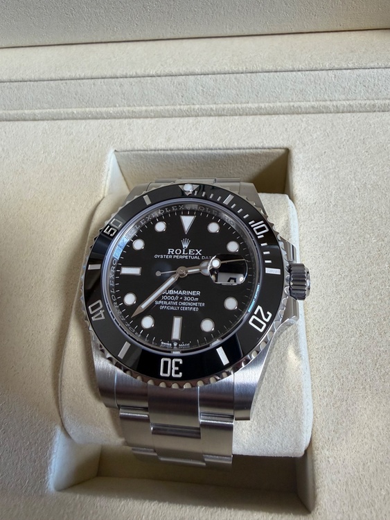 ロレックス サブマリーナー 126610L（高級時計）の商品画像 - 査定依頼日：2026年1月4日 - 最高査定価格：2,320,000円