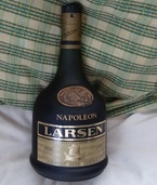 NAPOREON LARSEN（お酒）の商品画像 - 査定依頼日：2020年8月4日 - 最高査定価格：2,000円