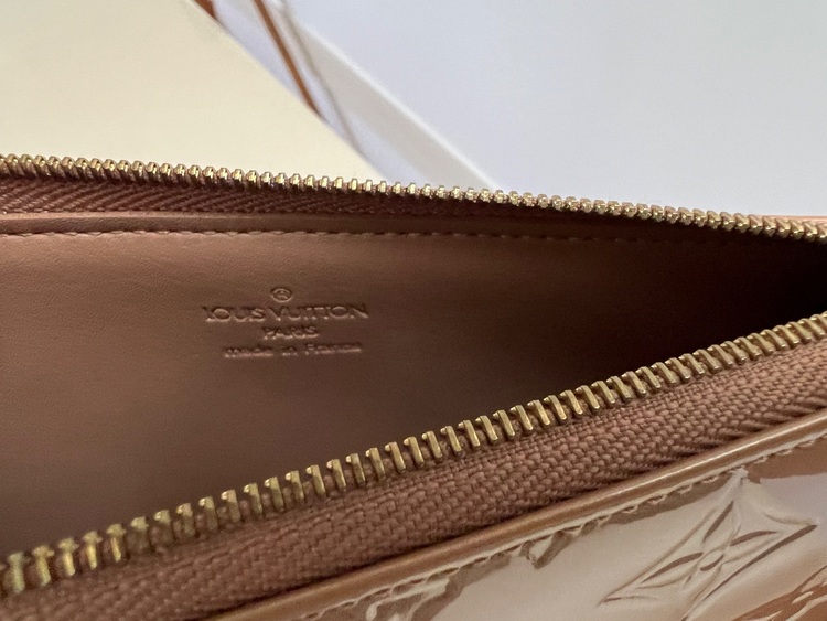 ヴェルニ　レキシントンショルダーバック（ブランドバッグ）の商品画像 - 査定依頼日：2025年10月12日 - 最高査定価格：80,000円