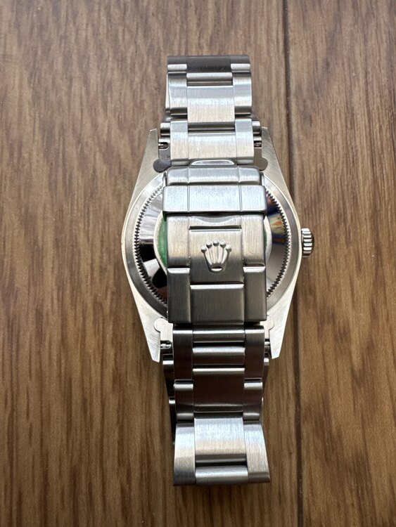 ロレックス エクスプローラー 1427（高級時計）の商品画像 - 査定依頼日：2025年1月28日 - 最高査定価格：800,000円