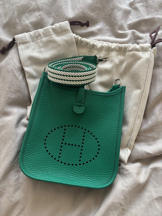 エルメス リンディ （ブランドバッグ）の商品画像 - 査定依頼日：2025年7月27日 - 最高査定価格：1,160,000円