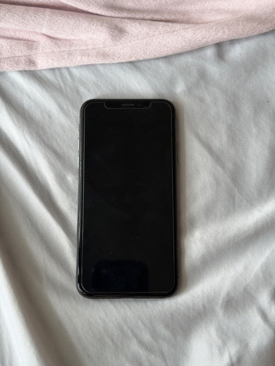 iPhone X（スマホ）の商品画像 - 査定依頼日：2026年10月4日 - 最高査定価格：4,500円