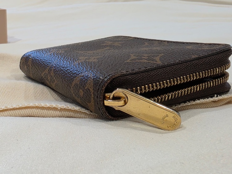 ジッピーコインパース（ブランド財布・小物）の商品画像 - 査定依頼日：2025年12月11日 - 最高査定価格：25,000円