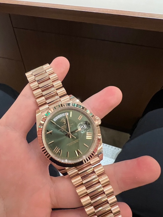 ロレックス デイデイト （高級時計）の商品画像 - 査定依頼日：2025年9月21日 - 最高査定価格：8,350,000円