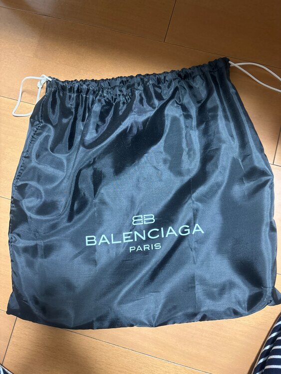 バレンシアガ  （ブランドバッグ）の商品画像 - 査定依頼日：2025年2月22日 - 最高査定価格：19,050円