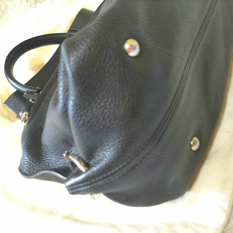 2wayショルダーバック（ブランドバッグ）の商品画像 - 査定依頼日：2025年6月22日 - 最高査定価格：17,000円