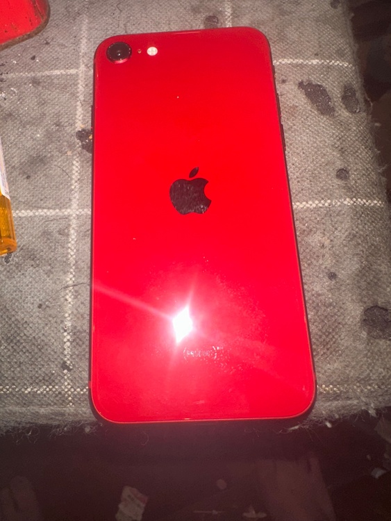 iPhone（スマホ）の商品画像 - 査定依頼日：2026年7月31日 - 最高査定価格：18,500円