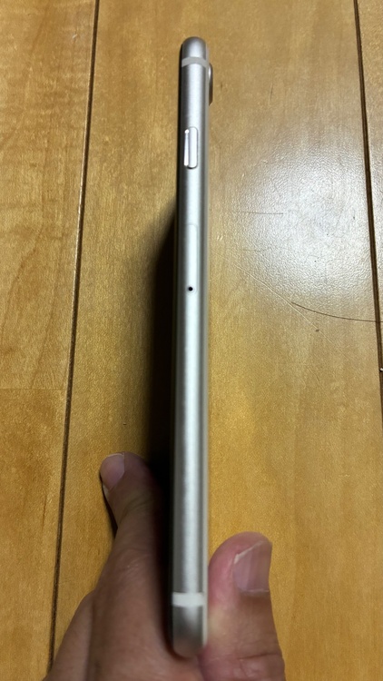iPhone iPhone SE (第 3 世代) 128GB docomo（スマホ）の商品画像 - 査定依頼日：2026年8月17日 - 最高査定価格：7,000円