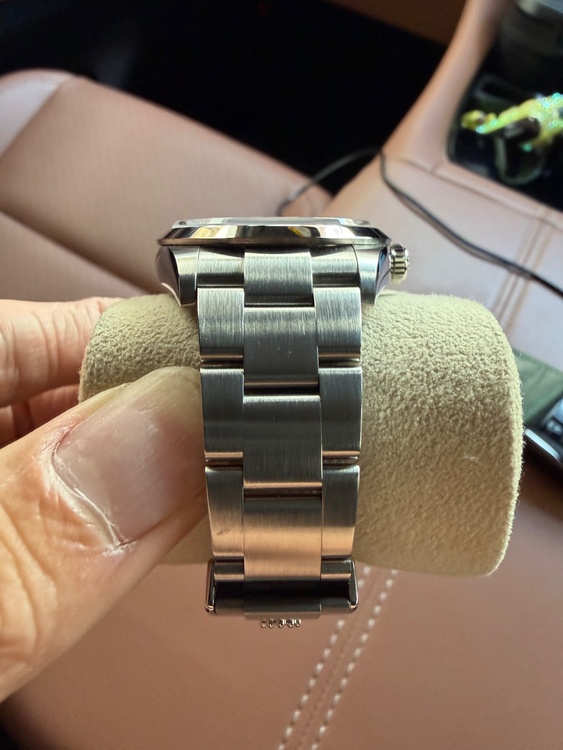 ロレックス エクスプローラー 124270（高級時計）の商品画像 - 査定依頼日：2026年4月12日 - 最高査定価格：1,350,000円