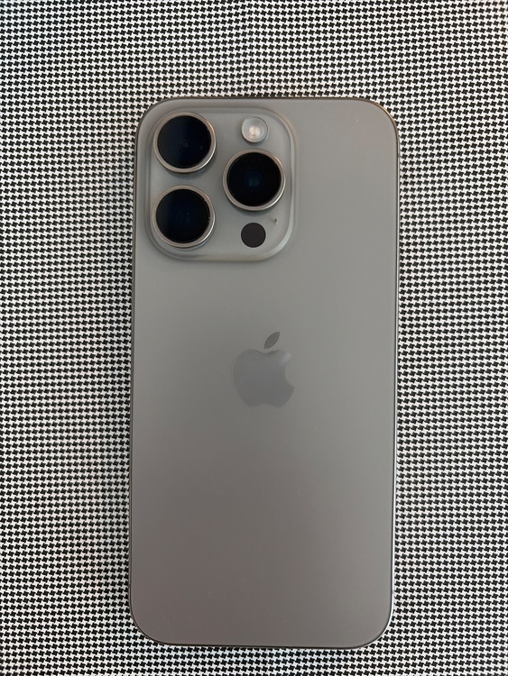 iPhone 15 Pro 128GB docomo（スマホ）の商品画像 - 査定依頼日：2026年2月15日 - 最高査定価格：81,000円