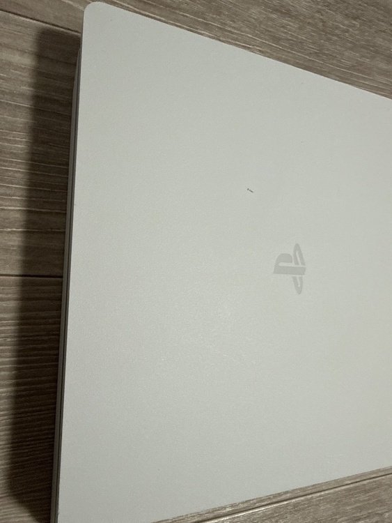 PS4 CUH-2200B（ゲーム機本体・ゲームソフト）の商品画像 - 査定依頼日：2026年6月7日 - 最高査定価格：15,000円