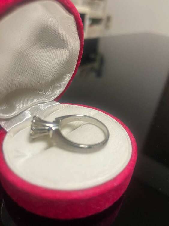 1.19ダイヤモンド指輪（金・貴金属）の商品画像 - 査定依頼日：2025年5月8日 - 最高査定価格：1,400,000円