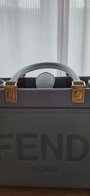 フェンディ  （ブランドバッグ）の商品画像 - 査定依頼日：2026年3月7日 - 最高査定価格：160,000円