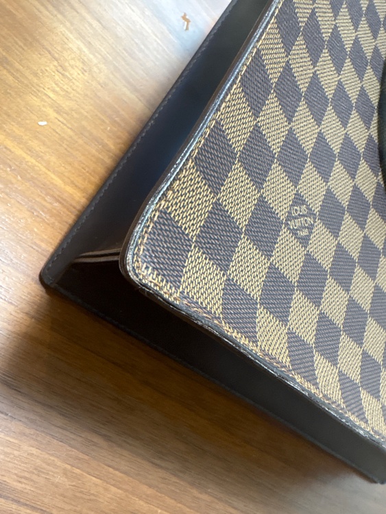 ダミエ　ヴェニス（ブランドバッグ）の商品画像 - 査定依頼日：2026年1月3日 - 最高査定価格：40,000円