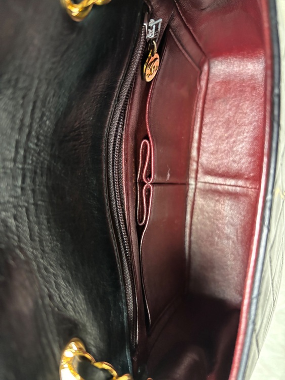 シャネル　ミニマトラッセ20 ラムスキン　ターンロック　チェーンショルダーバッグ（ブランドバッグ）の商品画像 - 査定依頼日：2025年8月4日 - 最高査定価格：300,000円