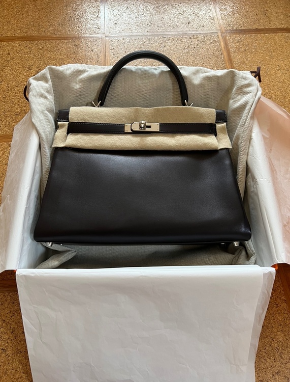 ケリー32,外縫い,ヴォーシェリー,黒,S金具,D刻印（ブランドバッグ）の商品画像 - 査定依頼日：2026年1月12日 - 最高査定価格：2,900,000円