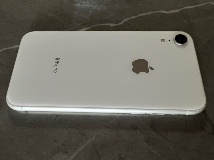 iPhoneXR 64GB 楽天モバイル 2（スマホ）の商品画像 - 査定依頼日：2025年5月21日 - 最高査定価格：15,000円