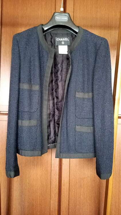 ジャケット（古着・ファッション）の商品画像 - 査定依頼日：2024年12月30日 - 最高査定価格：10,000円