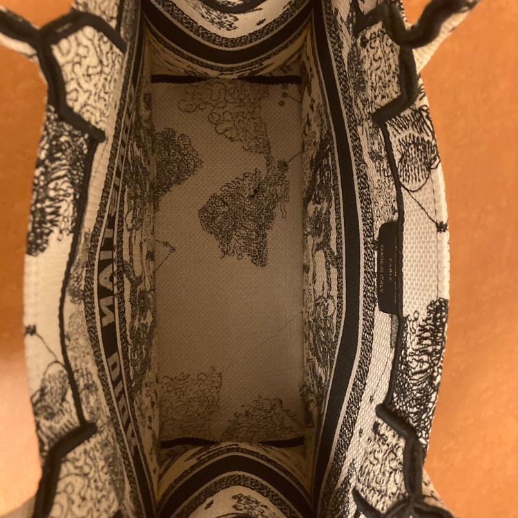 ディオール  （ブランドバッグ）の商品画像 - 査定依頼日：2026年1月9日 - 最高査定価格：100,000円