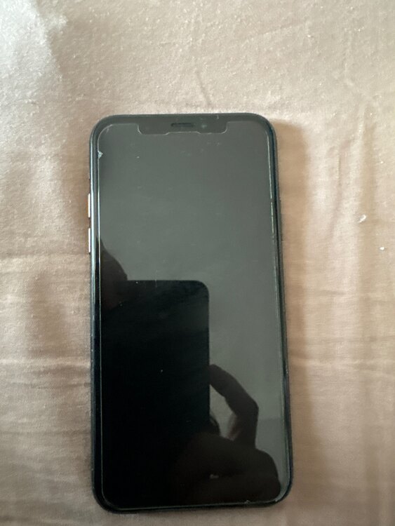 iPhone XS（スマホ）の商品画像 - 査定依頼日：2025年5月1日 - 最高査定価格：13,000円