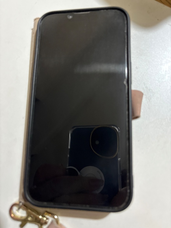 iPhone iPhone 13 128GB au（スマホ）の商品画像 - 査定依頼日：2026年8月17日 - 最高査定価格：40,000円