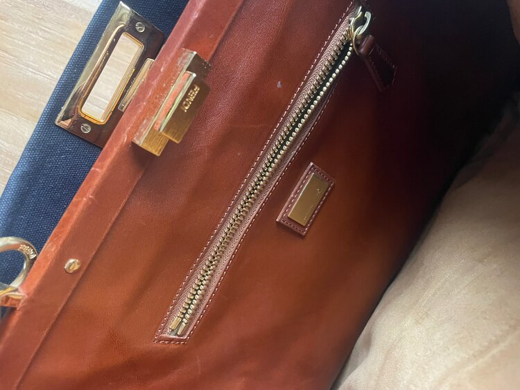 フェンディ  （ブランドバッグ）の商品画像 - 査定依頼日：2025年3月17日 - 最高査定価格：55,000円