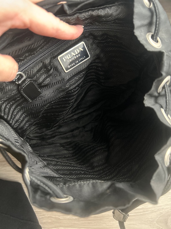 PRADA ミニリュック（ブランドバッグ）の商品画像 - 査定依頼日：2025年11月17日 - 最高査定価格：50,000円