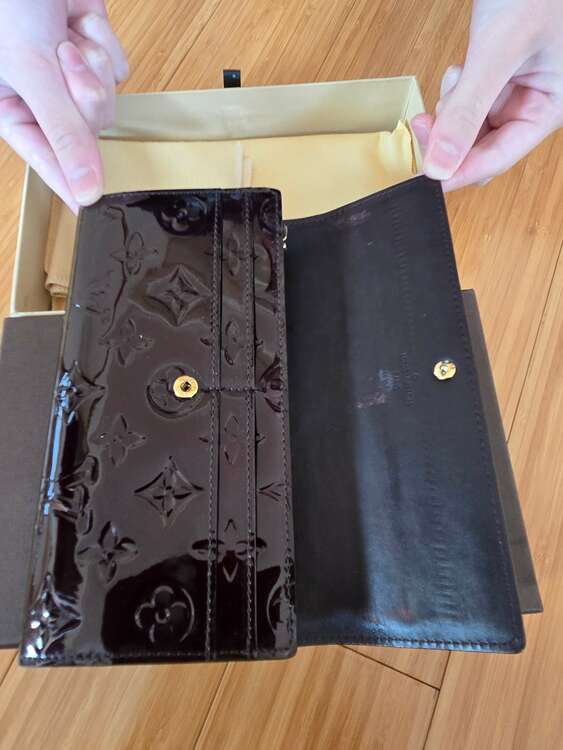 ヴェルニ　長財布（ブランド財布・小物）の商品画像 - 査定依頼日：2025年2月9日 - 最高査定価格：10,000円