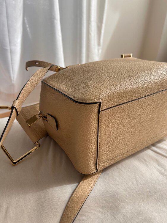 その他 その他 クールボックスM（高級時計）の商品画像 - 査定依頼日：2025年2月24日 - 最高査定価格：120,000円