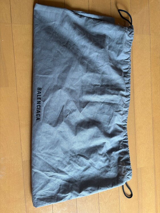 バレンシアガ  （ブランドバッグ）の商品画像 - 査定依頼日：2025年5月23日 - 最高査定価格：70,000円