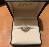 フラワーモチーフダイヤリング（宝石）の商品画像 - 査定依頼日：2025年12月10日 - 最高査定価格：150,000円