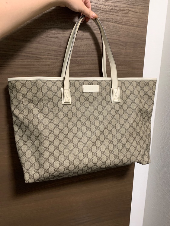 GUCCI アイボリー 211137（ブランドバッグ）の商品画像 - 査定依頼日：2025年7月2日 - 最高査定価格：50,000円