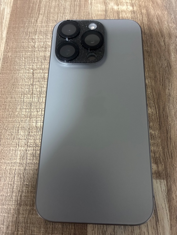 iPhone iPhone 15 Pro 256GB au（スマホ）の商品画像 - 査定依頼日：2026年9月13日 - 最高査定価格：94,000円