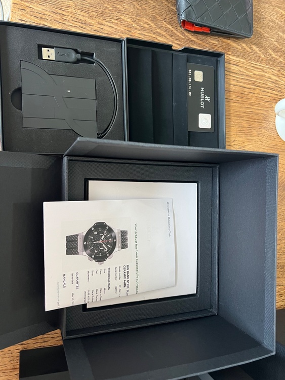 HUBLOT（高級時計）の商品画像 - 査定依頼日：2026年4月1日 - 最高査定価格：100,000円