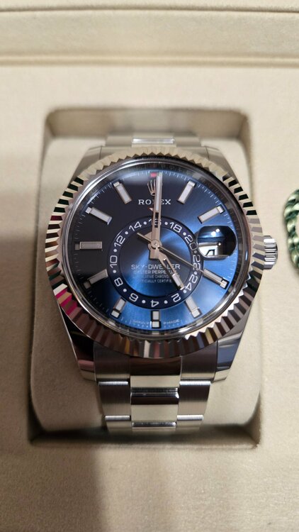 ロレックス スカイドゥエラー 32693（高級時計）の商品画像 - 査定依頼日：2026年2月26日 - 最高査定価格：3,450,000円