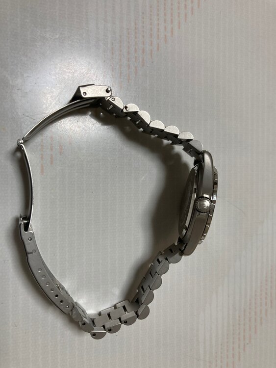 タグホイヤー　プロフェッショナル（高級時計）の商品画像 - 査定依頼日：2025年2月5日 - 最高査定価格：10,000円