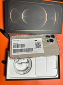 ゴールド（スマホ）の商品画像 - 査定依頼日：2024年2月28日 - 最高査定価格：77,000円