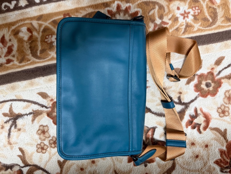 ショルダーバック（ブランドバッグ）の商品画像 - 査定依頼日：2025年12月17日 - 最高査定価格：4,000円